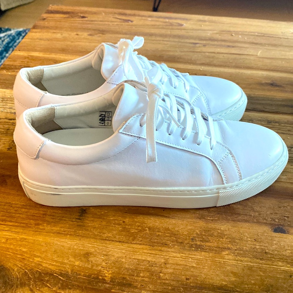 Italic white sneakers, size 7